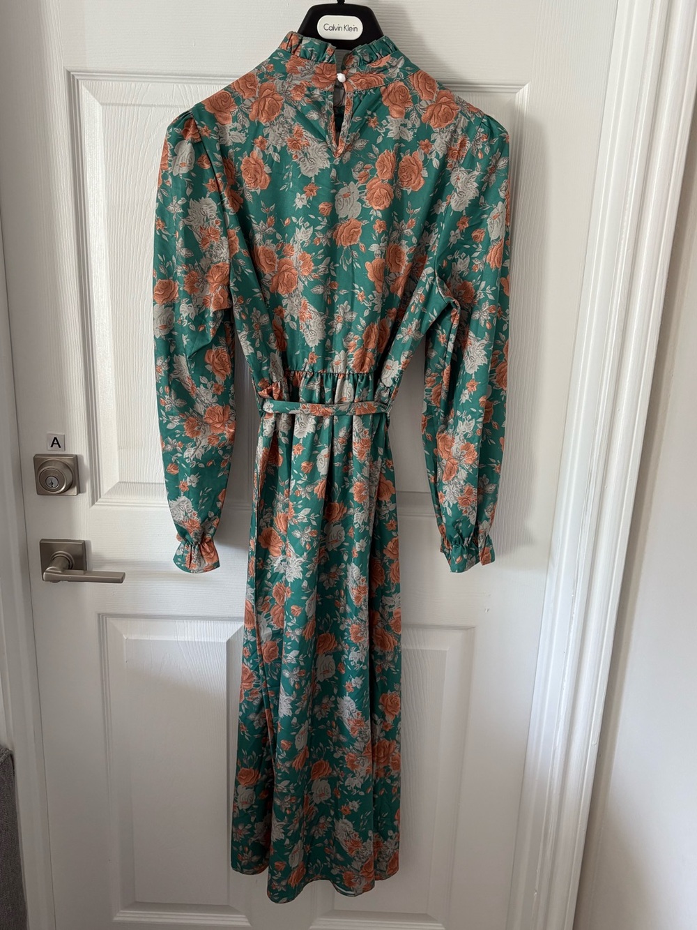 Amazon Floral Pleated Belted Maxi Dress in Green and Orange Size M - Picture 3 of 5